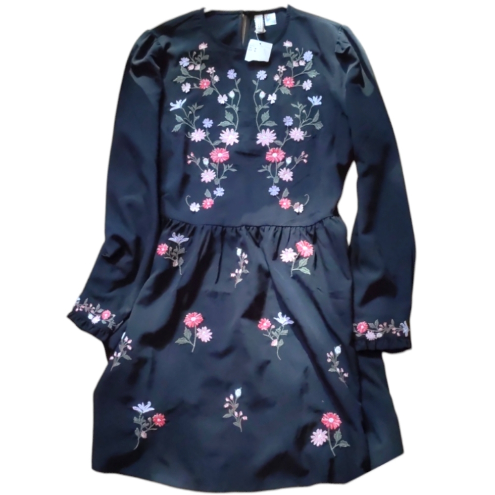 Embroidered H&M Divided Mini M Dress, Floral Loose Baby Doll Shift, Black Midi